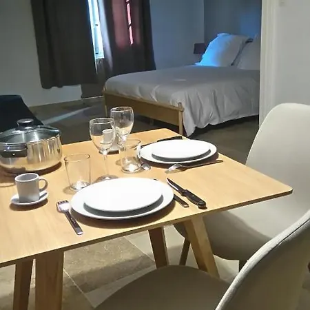 아파트 Ravissant Studio Place Aux Herbes 위제
