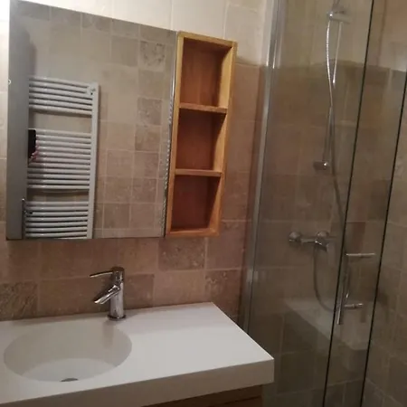 Ravissant Studio Place Aux Herbes 아파트
